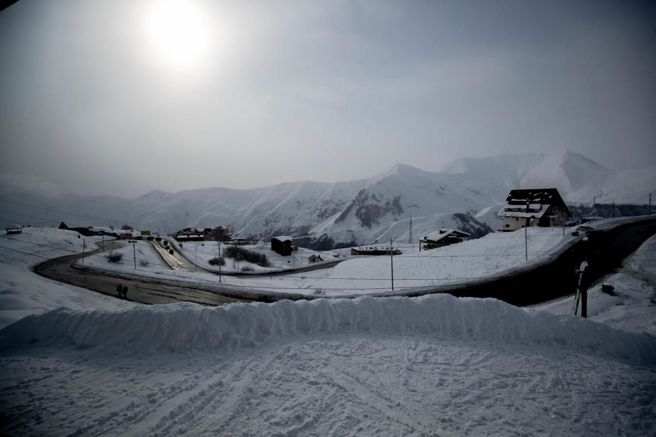 Отель Snow Rooms Hotel Гудаури